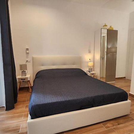 B&B Il Vicolo Della Neve Salerno Eksteriør billede